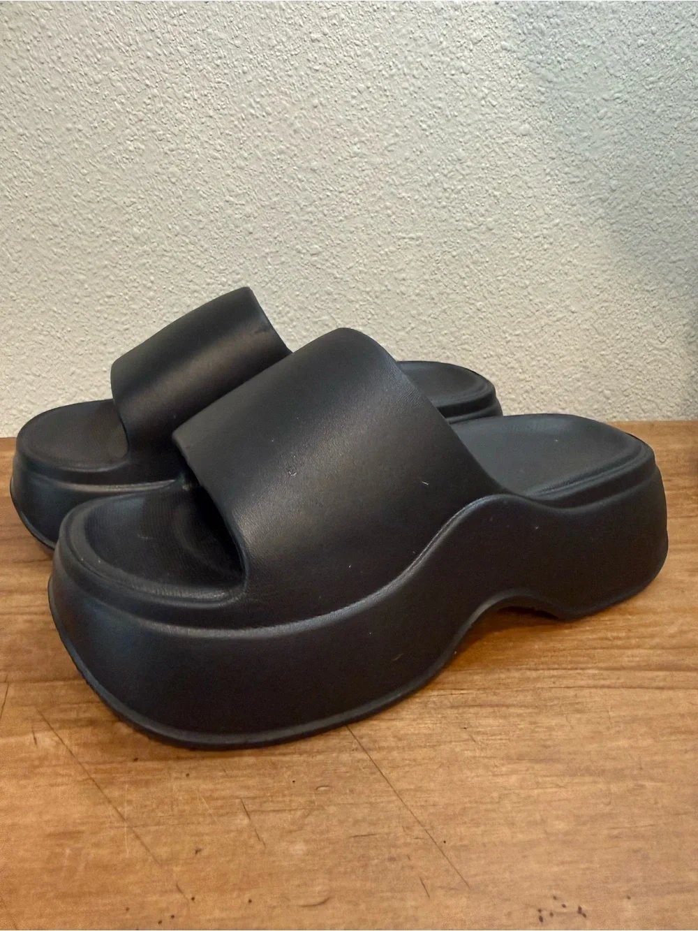 Black Platform Cloud Slide Sandals Women’s US 7 EU 38-39 Chunky Comfort Slides